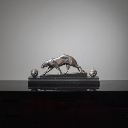 MAURICE PROST (1894-1967) France Panthère montée en encrier Onyx et bronze à patine...
