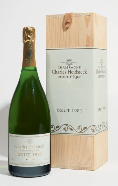 null 1 MAGNUM CHAMPAGNE Charles Heidsieck - L'Oenothèque 1981
Coffret bois numéro...