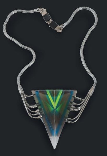 THIERRY BONTRIDDER (BELGIQUE 1956) 
Pendentif, 1984
Plexiglass, métal chromé
Pièce...