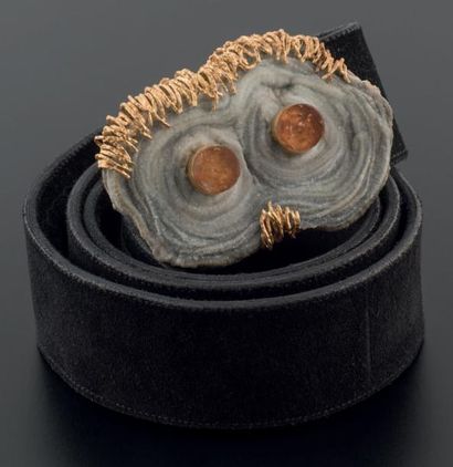 ANDREW GRIMA (ANGLETERRE 1921-2007) 
Boucles de ceinture, circa 1980
Or, agate chrysolite,...