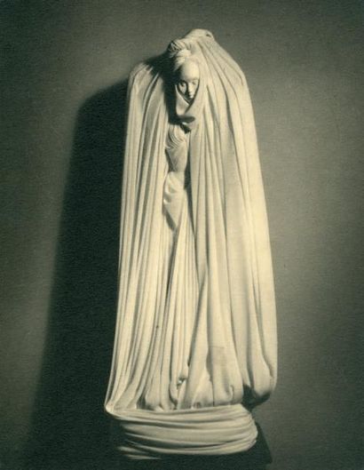 STUDIO IRIS PHOTOS D'ART Poupée drapée vers 1930, étude surréaliste
Épreuve argentique...