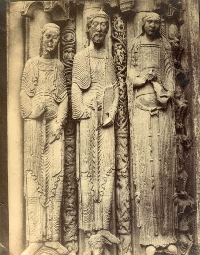 Eugène ATGET Chartres, statues colonnes (d'après un calotype des année 1850), vers...