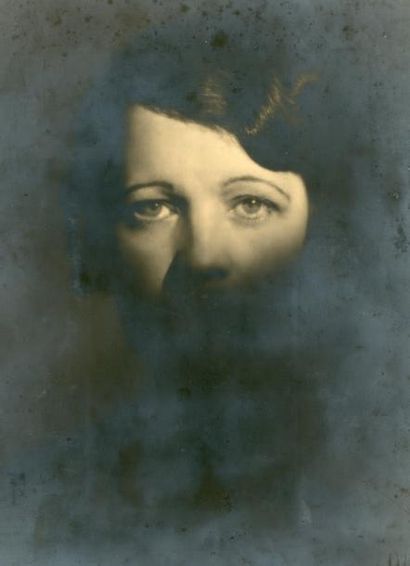 [MARTHE RICHARD] 
Portrait expressionniste de cette femme aux vies multiples, vers...
