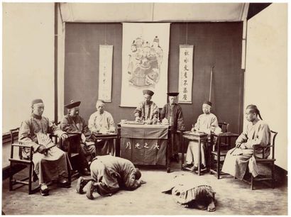 WILLIAM SAUNDERS Tribunal chinois, vers 1870
Épreuve sur papier albuminé d'après...