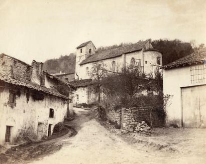 AUGUSTE VIOLIN Étude de motif, chemin montant dans un village, vers 1855
Épreuve...