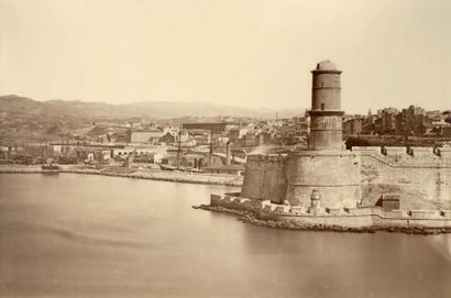 Edouard Baldus «Marseille» entrée du port, vers 1860 Épreuve sur papier légèrement...