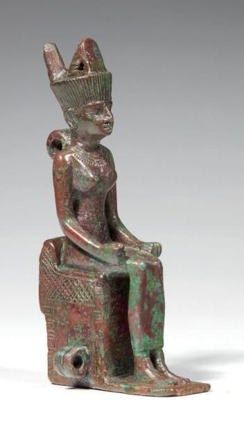 null STATUETTE DE NEITH.
Égypte, Basse Époque.
Statuette votive représentant la déesse...