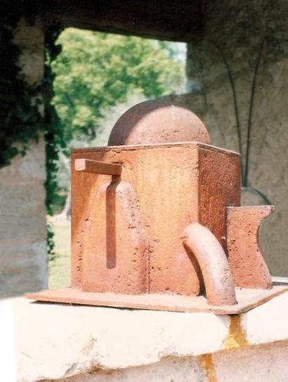 DANIEL FAUVILLE (NÉ EN 1953) Mastaba, 1988
Sculpture.
Fer.
H_36 cm L_41,5 cm P_37,5...