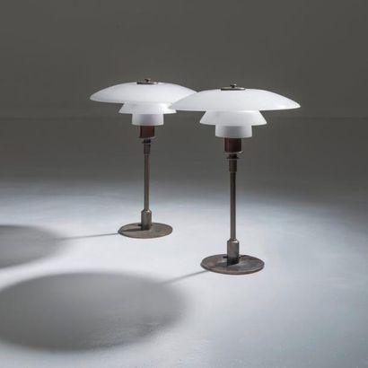 POUL HENNINGSEN | 1894-1967 | Danemark 
Paire de lampes de table modèle «PH 4/3»
Laiton...