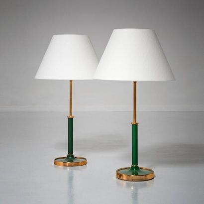 JOSEF FRANK | 1885-1967 | Suède 
Paire de lampes de table modèle «2466»
Laiton, métal...