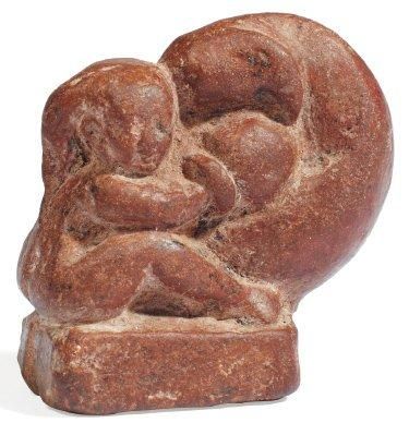 ÉGYPTE Figurine représentant un jeune garçon nu, coiffé de la mèche de l'enfance,...