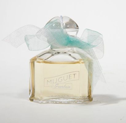Guerlain " Muguet "
Flacon en cristal bouchon quadrilobé, titré sur une face " Muguet...