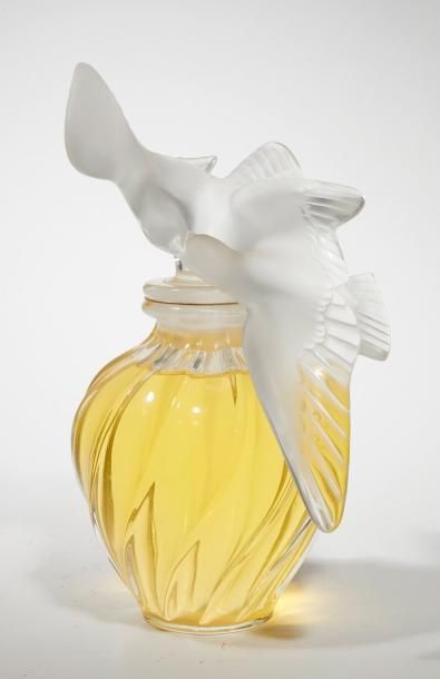 Nina RICCI " L'Air du Temps "
Flacon factice géant de décoration, modèle deux colombes,...