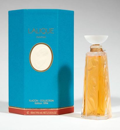 LALIQUE FRANCE "Muses" Edition 1994
Flacon en cristal incolore pressé, scellé, Parfum...