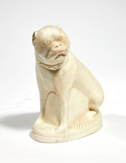 Dogue 
En porcelaine portant une marque ST au revers
H_14 cm