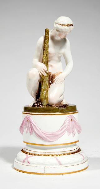 HÖCHST 
Figurine mythologique
En porcelaine polychrome
Fin du XVIIIe siècle
H_18...