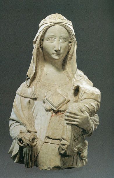null Grande Vierge à l'Enfant en pierre calcaire avec traces de rehauts de polychromie...