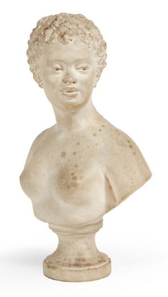 JEAN-ANTOINE HOUDON (1741 - 1828) Buste de femme Buste en plâtre signé «Houdon» sous...
