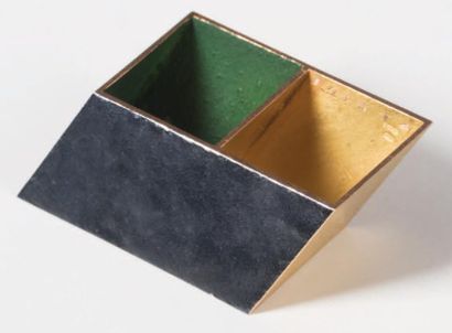 GIAMPAOLO BABETTO (NÉ EN 1947) 
Bague, 2007/08
Or, pigment vert et émail.
Signé,...