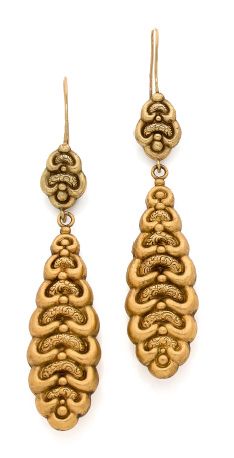 null Paire de pendants d'oreilles en or 18K (750) «Milanos» composés de motifs imbriqués...