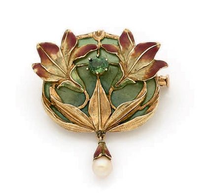 GERARD-ROGER SANDOZ 
Broche-pendentif en or 18K (750) représentant des fleurs ciselées...