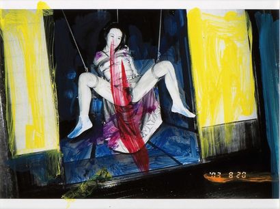Nobuyoshi ARAKI (Né en 1940) Sans titre, 2003. Tirage argentique et peinture acrylique....