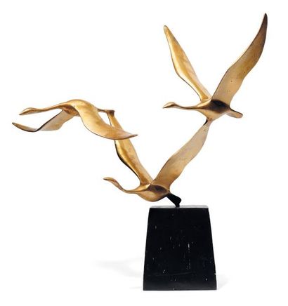 null Cygnes Sculpture en bronze doré. H_50 cm L_60 cm