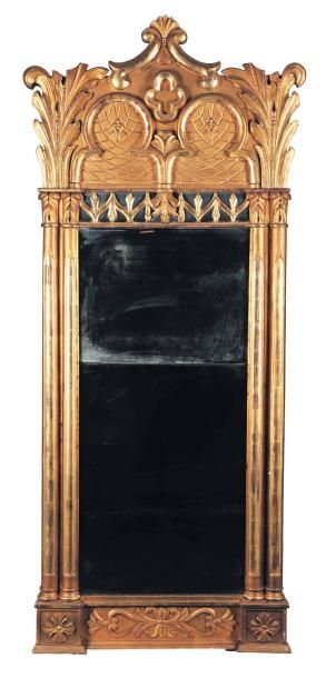 null Miroir en bois doré, néogothique préraphaélite. Angleterre, vers 1890. H_190...