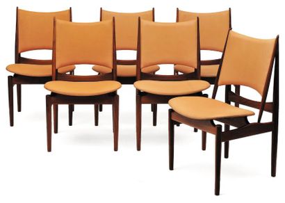 FINN JUHL (1912-1989) Six chaises "Egyptian", "NV48". Teck et garniture de cuir postérieure....