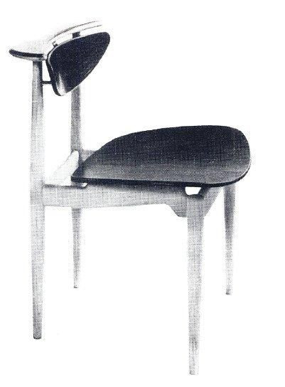 FINN JUHL (1912-1989) Suite de huit chaises "BO-62". Hêtre et placage de palissandre....