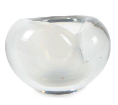 TAPIO WIRKKALA (1915-1985) Vase en cristal modèle "bowl Moon glass". Signé, édition...