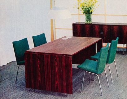 HANS J. WEGNER (1914-2007) Table de salle à manger. Plateau rectangulaire en palissandre...