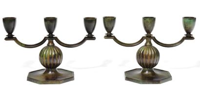 Just Andersen (1884-1943) Paire de chandeliers. Bronze. Signés. Vers 1930. H_13,5...