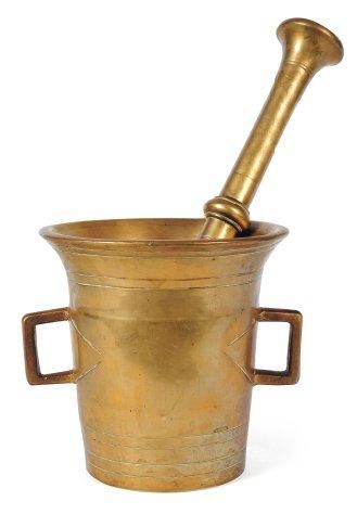 null Mortier et pilon en bronze. XIXe siècle. H_15 cm D_16 cm