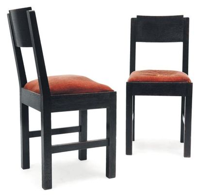 MARCEL-LOUIS BAUGNIET (1896-1995) Deux chaises constructivistes Bois laqué noir....