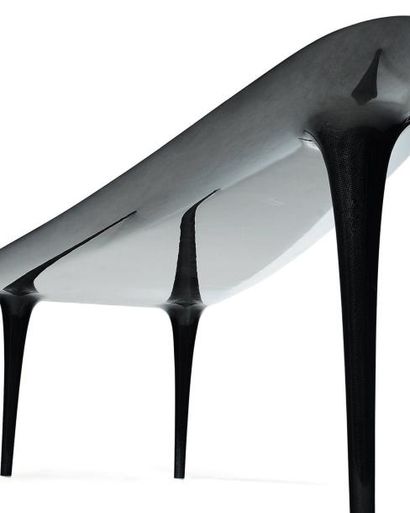 MARC NEWSON (NÉ EN 1962) Prototype Table « Black Hole Table » Fibre de carbone. Signée....