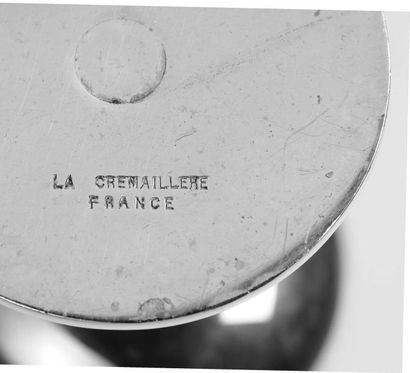 LA CREMAILLÈRE Six verres Métal. Signés La Cremaillère. Vers 1930. H_9,5 cm