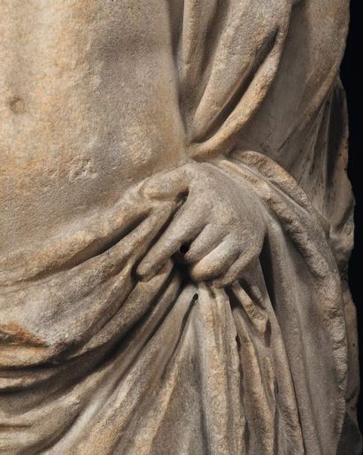  Esculape, dieu de la Médecine Statue représentant Esculape, debout sur une base,...