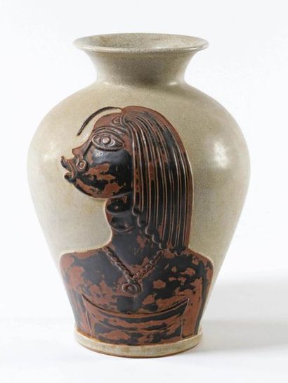 RENÉ BUTHAUD Attribué à France Grand vase à décor africaniste
Grès émaillé, monogrammé,...