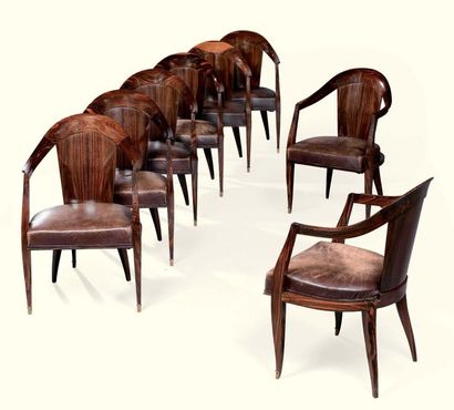 EMILE JACQUES RUHLMANN 1879 - 1933 
Suite de huit fauteuils Palette, vers 1925

A...