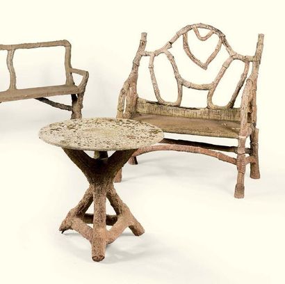 null * MOBILIER DE JARDIN COMPOSITE EN CIMENT IMITANT LE BOIS, XXE SIÈCLE

A COMPOSITE...