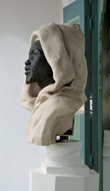 PAUL LOUIS EMILE LOISEAU - ROUSSEAU 1861 - 1927 Buste de Salem

marbre blanc et bronze...