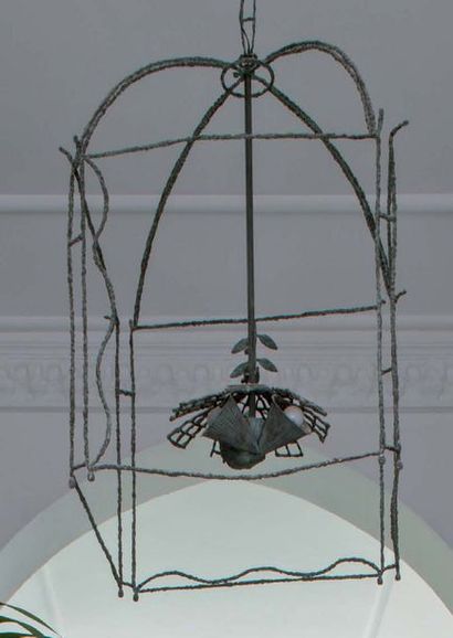 LOUIS CANE NÉ EN 1943 Paire de lanternes, 1999

bronze patiné, à trois lumières;...