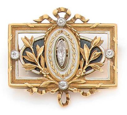 LEOPOLD GAUTRAIT Broche en or 18K (750) formant un cartouche orné de noeuds, piqué...