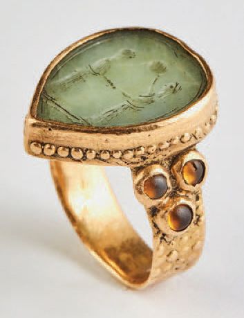 null Rare bague courtoise en or et aigue-marine. Intaille sertie en forme de coeur...