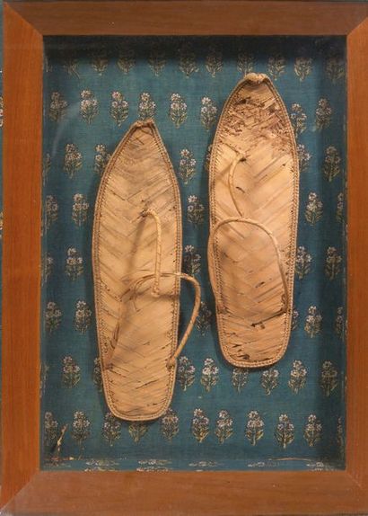 null ?PAIRE DE SANDALES.
Égypte, Nouvel Empire.
Deux sandales formées de feuilles...