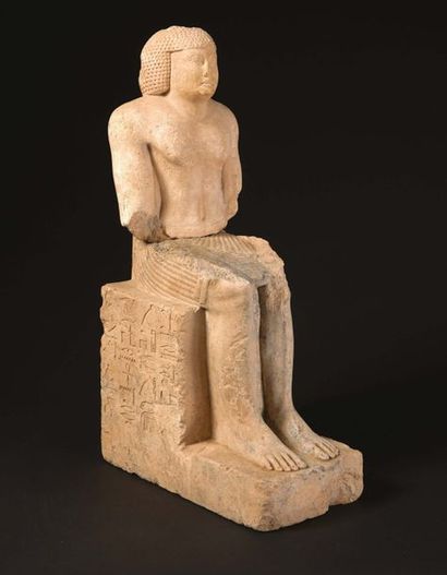 null ?STATUE AU NOM DU PRÊTRE GEMEF-SET-KAP.
Égypte, fin de la XXVe dynastie.
Statue...