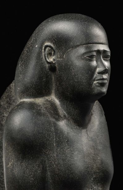 null ?BUSTE DE DIGNITAIRE.
Égypte, XXXe dynastie - début de l'Époque Ptolémaïque.
Buste...