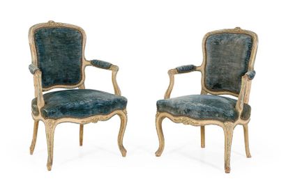null Paire de fauteuils en bois laqué et sculpté
Style Louis XV H_89 cm