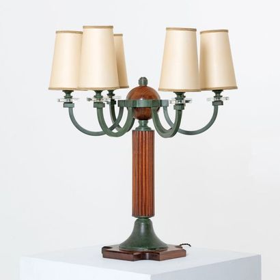 ERNEST BOICEAU 1881-1950 Grande lampe de table Palissandre, cuivre patiné et verre...